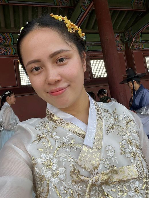 Mizuho con un vestido tradicional